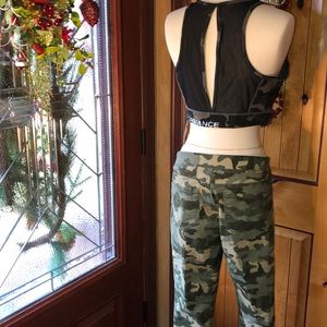 ✅ 2-Piece CK SPORTS BRA & LEI JEANS ✳️
